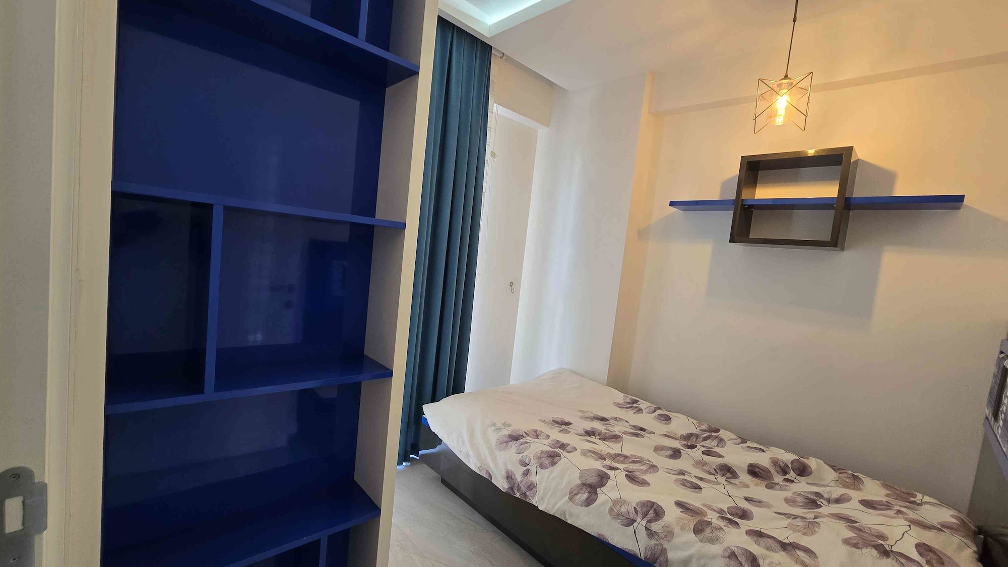  REMAX MODEL DEN ÜNİVERSİTEYE YÜRÜME MESAFESİNDE 2+1 KİRALIK APART