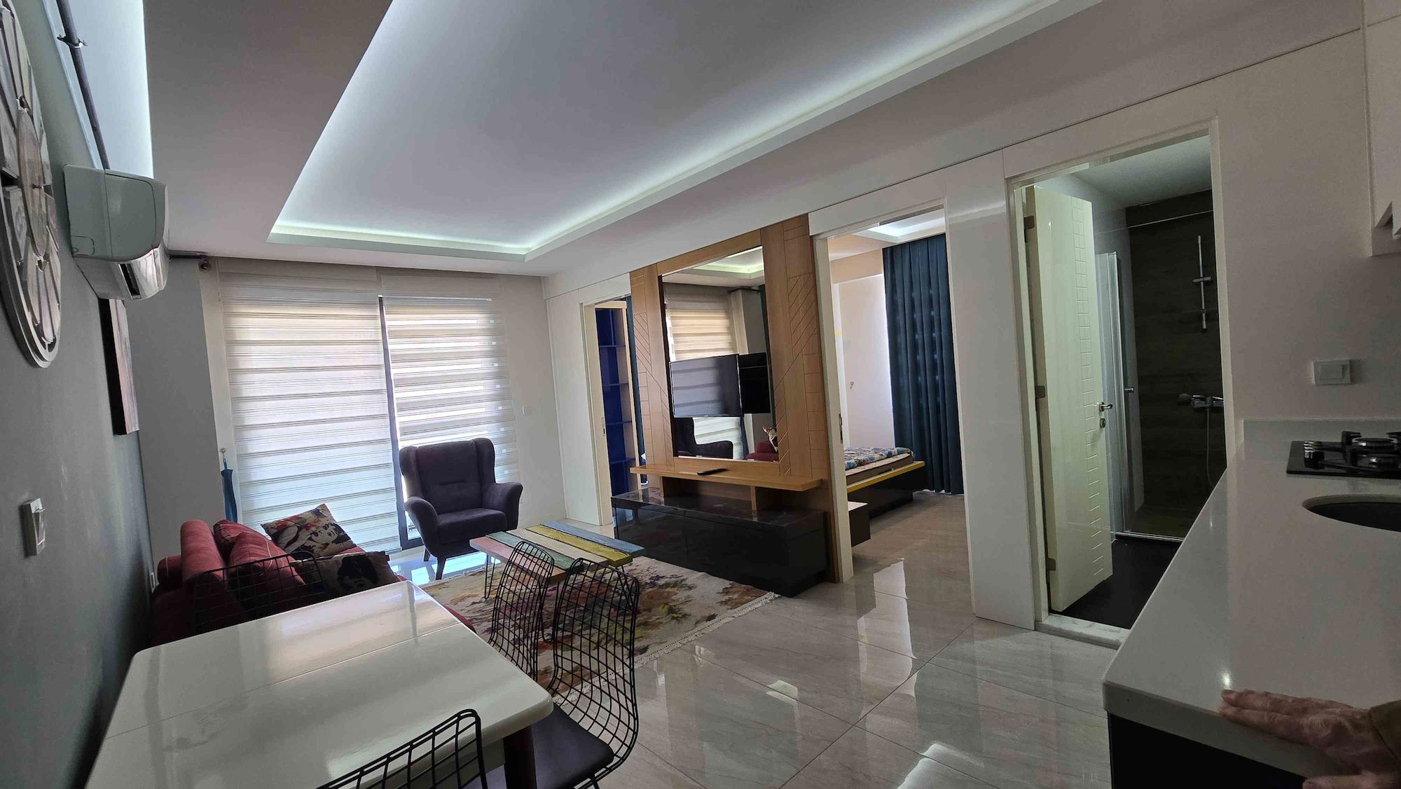  REMAX MODEL DEN ÜNİVERSİTEYE YÜRÜME MESAFESİNDE 2+1 KİRALIK APART