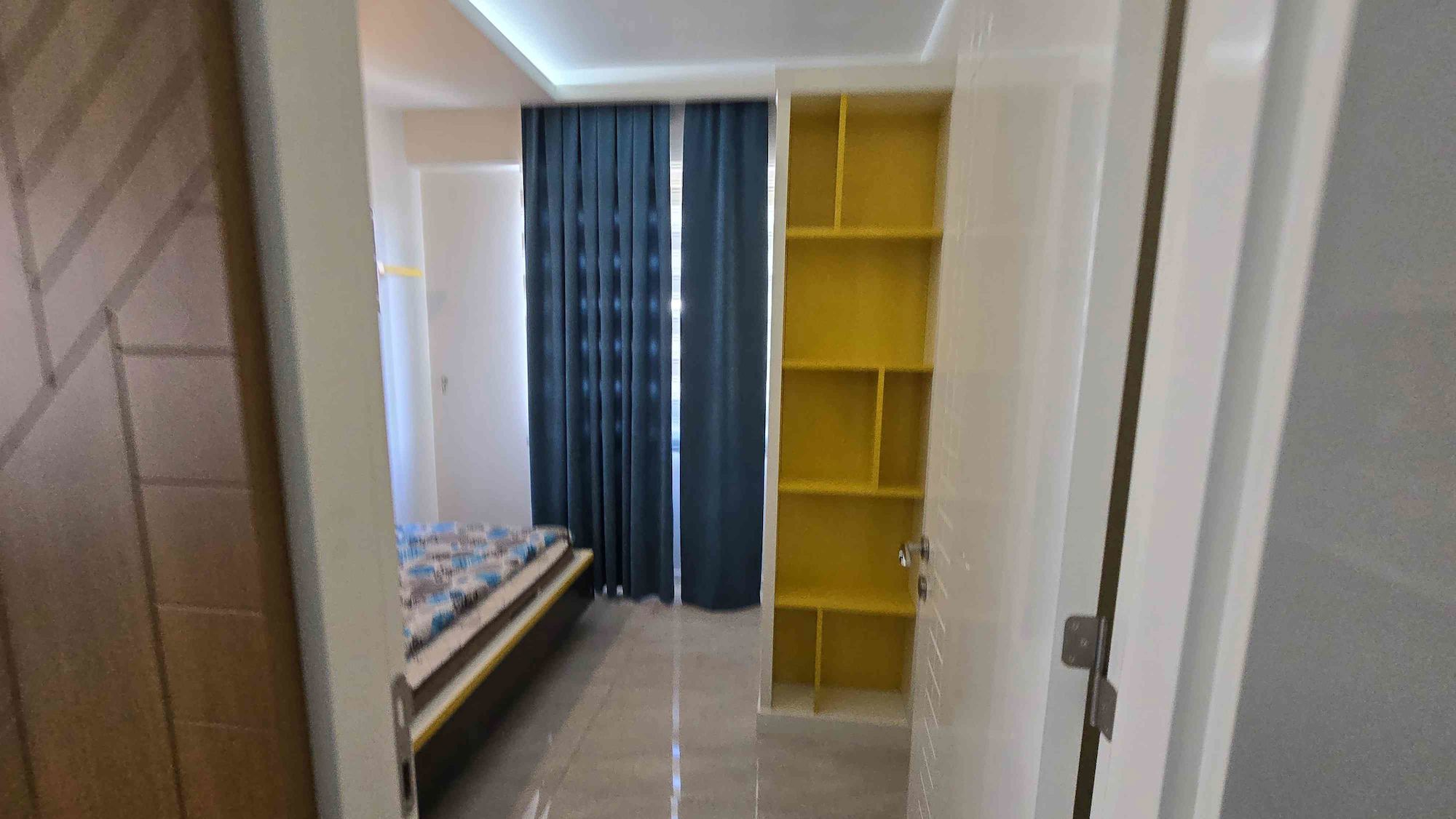  REMAX MODEL DEN ÜNİVERSİTEYE YÜRÜME MESAFESİNDE 2+1 KİRALIK APART