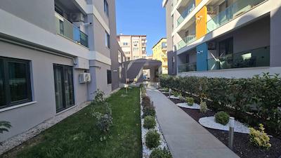  REMAX MODEL DEN ÜNİVERSİTEYE YÜRÜME MESAFESİNDE 2+1 KİRALIK APART