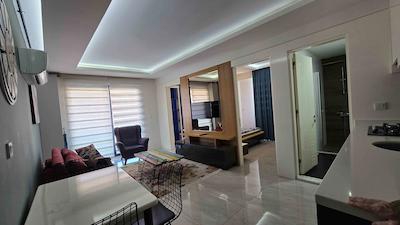  REMAX MODEL DEN ÜNİVERSİTEYE YÜRÜME MESAFESİNDE 2+1 KİRALIK APART