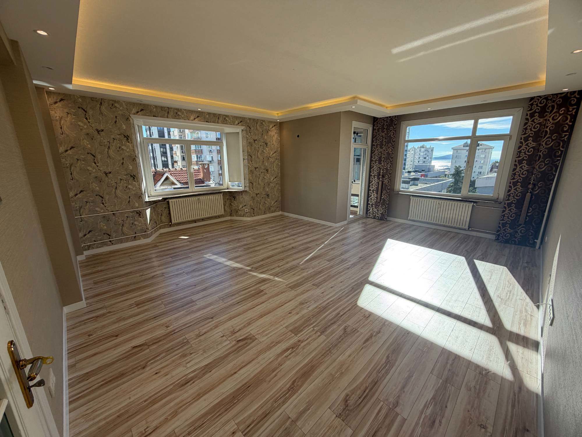 BOSTANCI 3+1\150M2\DENIZ MANZARALI\MASRAFSIZ\ASANSÖR\OTOPARK