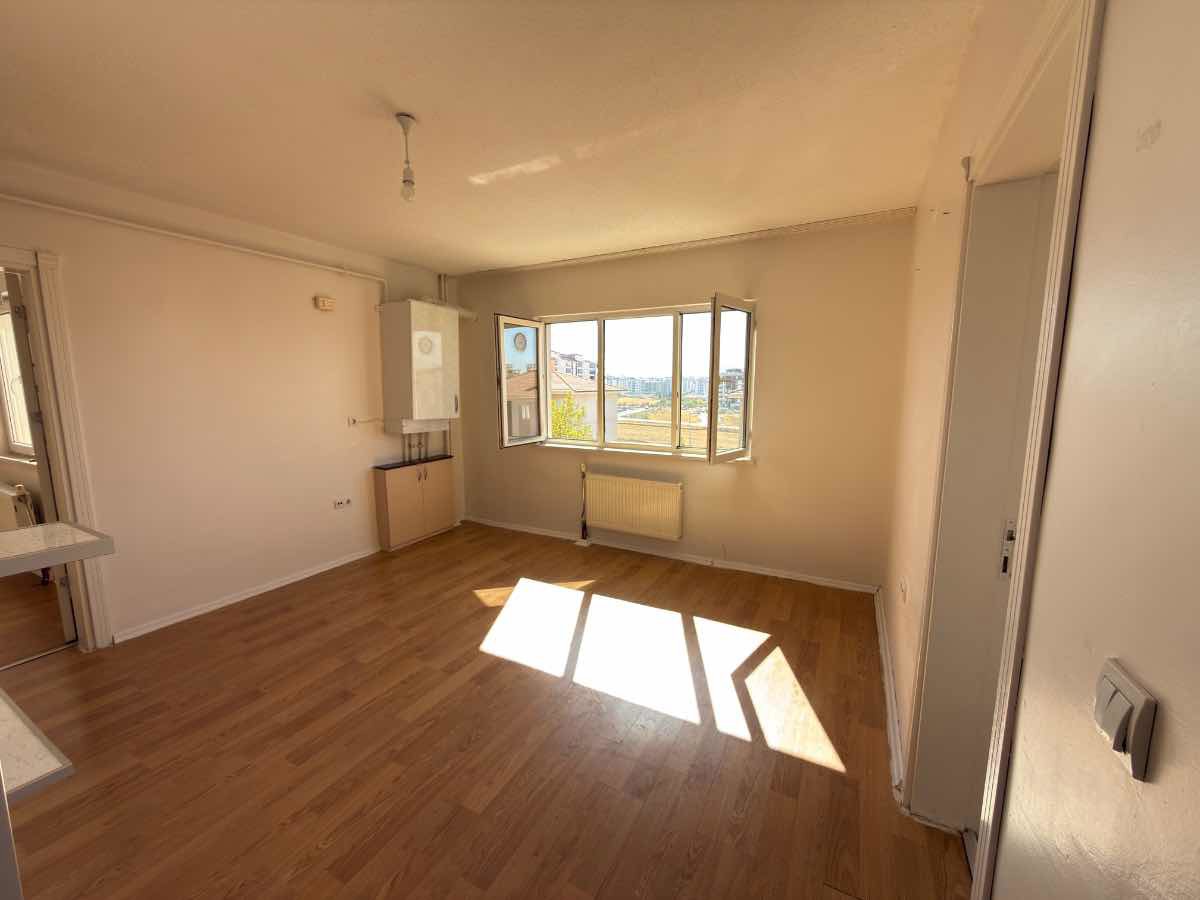 REMAX DOĞUDAN ÇAYDAÇIRA DAR GELİRLİ TOKİLER'DE KİRALIK DAİRE