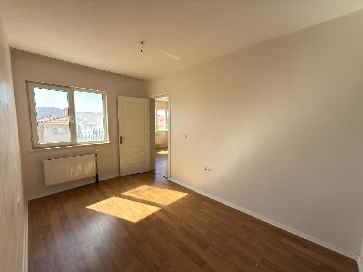 REMAX DOĞUDAN ÇAYDAÇIRA DAR GELİRLİ TOKİLER'DE KİRALIK DAİRE