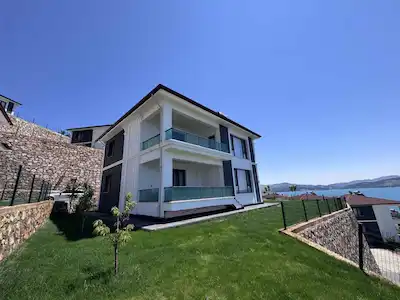 REMAX DOĞUDAN HAYAT 2 VİLLALARINDA FUL EŞYALI LÜKS VİLLA