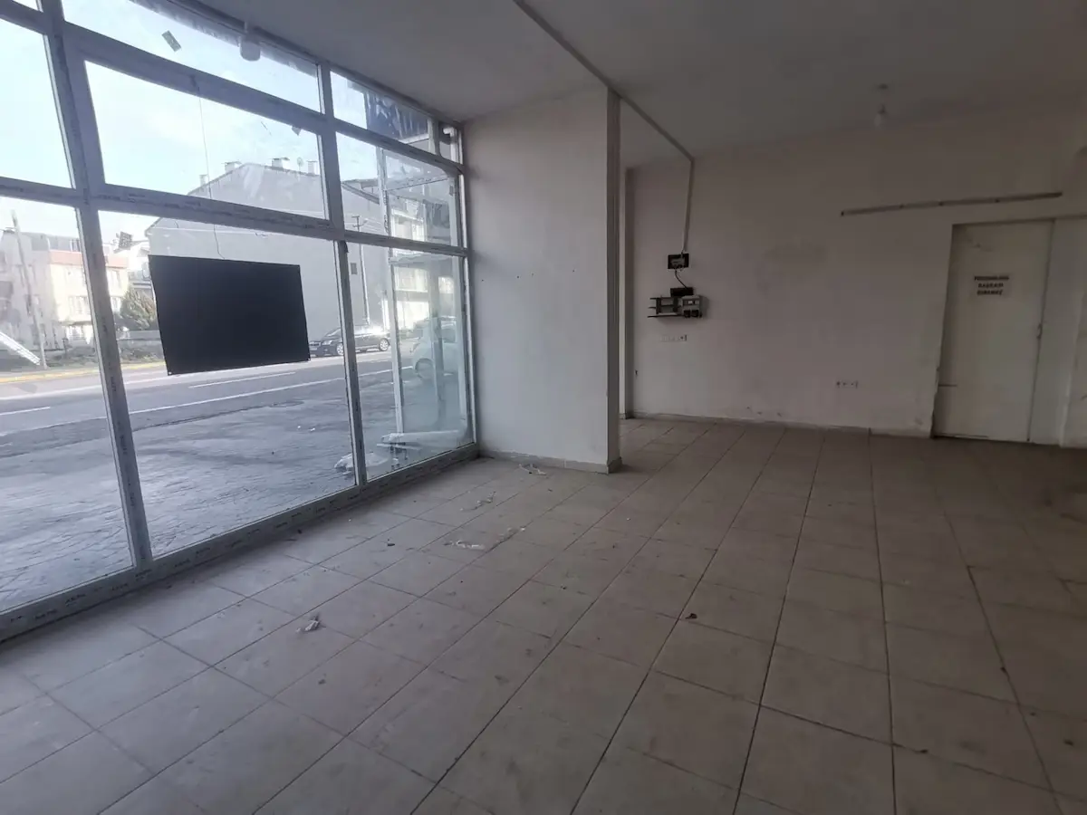 KARTEPE KÖSEKÖYDE 140 M2 KIRALIK DÜKKAN