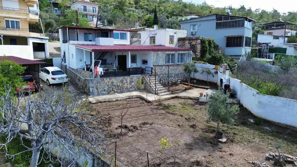 MUĞLA MİLAS KAZIKLI’DA DOĞA İÇİNDE DENİZ MANZARALI MÜSTAKİL EV!
