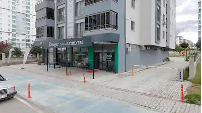 GÜNGÖR CADDESİ'NDE VİTRİN DEĞERİ YÜKSEK SATILIK İŞ YERİ