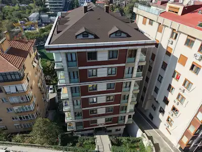 BEŞİKTAŞ DİKİLİTAŞ EMİRHAN CADDESİ GENÇ BİNADA ARA KAT 3+1