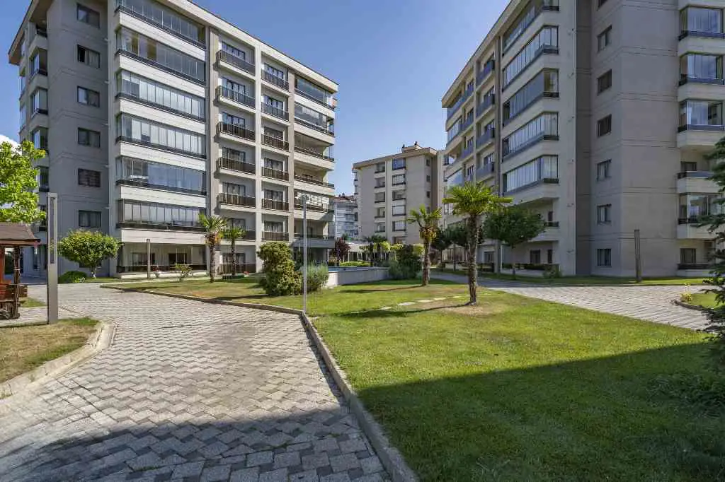 REMAX LEON'DAN BALAT CİTY 4'TE 3+1 SATILIK DAİRE