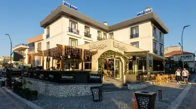 REMAX RIDVAN GEDİK MAVİ DURAKTA MERKEZI KONUM KİRA GETİRİSİ YÜKSEK OLAN SATILIK 3+2 DAİRE