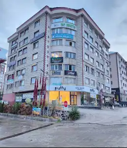 REMAX İLKE SARAYBOSNA'DA 15.000 TL KİRACILI EŞYALI SATILIK OFİS