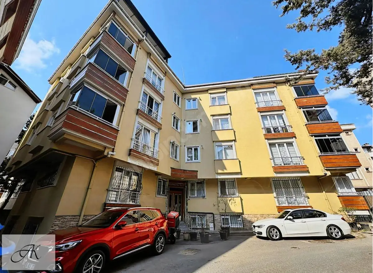 ÜMRANİYE ESENEVLER’DE 3+1 | 130 M² BRÜT | 3 CEPHELİ | MUHTEŞEM KONUMDA SATILIK İÇİ YENİLENMİŞ DAİRE