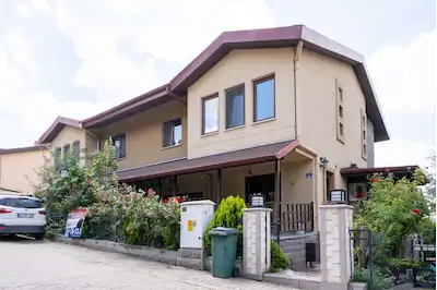 ÇAYYOLU 2 / POLİGON SİTESİNDE KÖŞE KONUMLU SATILIK VİLLA