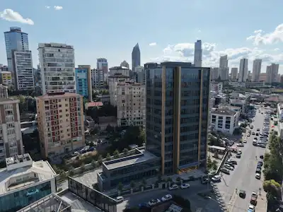 ATAŞEHIR PLAZALAR BÖLGESI’NDE 13.550 M² A+ KOMPLE KIRALIK PLAZA