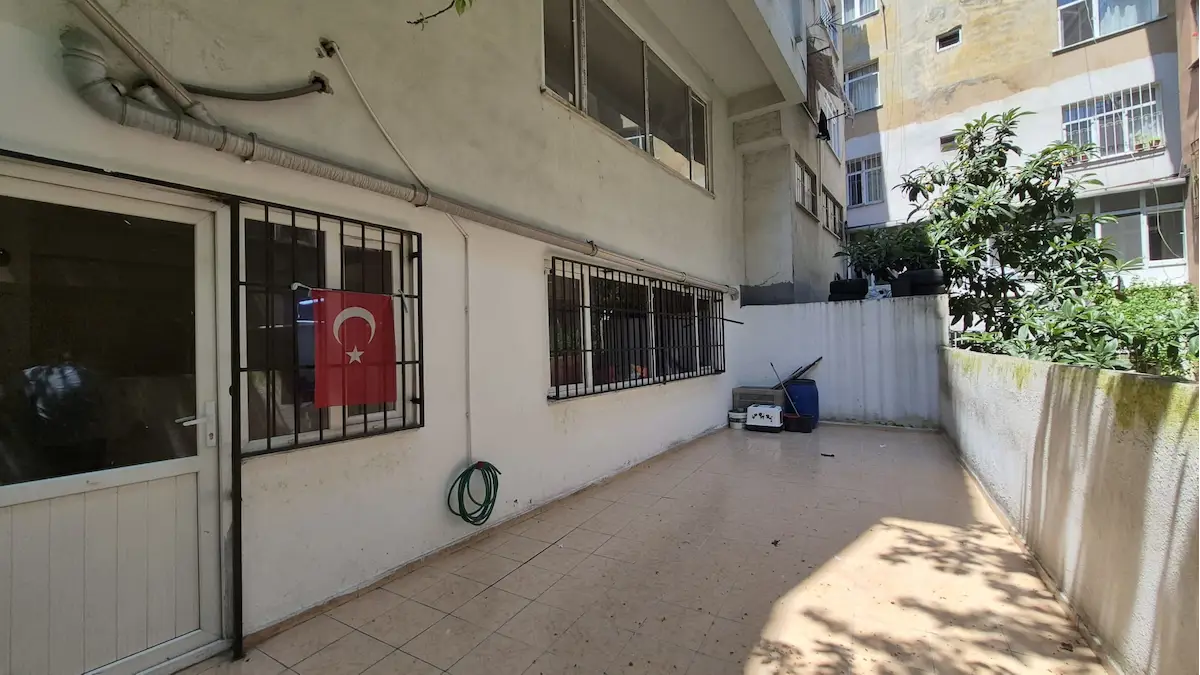 ZEYTİNBURNU BEŞTELSİZ MAH. 'DE SATILIK DEPOLU DÜKKAN