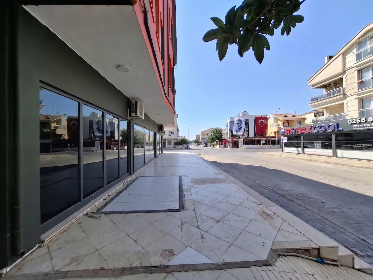 DİDİM YENİ MAH 19 MAYIS CADDESİ’NE CEPHELİ, BODRUM DEPOLU KİRALIK DÜKKAN