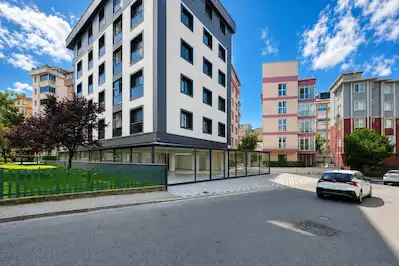 KARTAL BALIKESİR CADDESİNDE 300 M² PRESTİJLİ SATILIK DÜKKAN