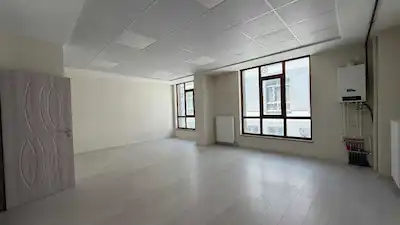 REMAX DEM'DEN DÖRTYOL KAVŞAĞINDA PRESTİJLİ KİRALIK OFİS