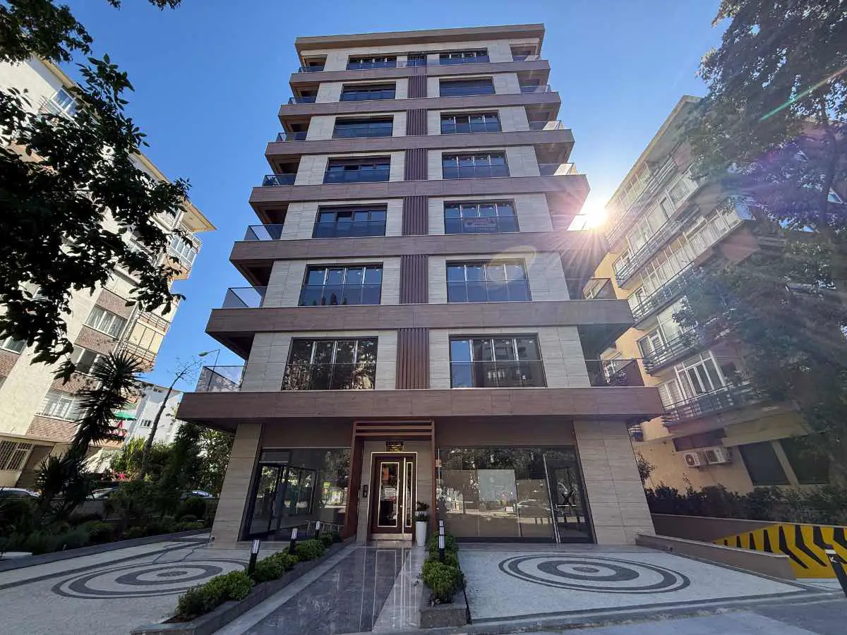 GÖZTEPE FAHRETTİN KERİM GÖKAY CADDESİNDE KİRALIK 3,5+1 DAİRE