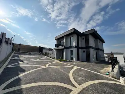 BAĞLICA'DA TAM BAĞIMSIZ ASANSÖRLÜ ULTRA LÜKS 5+2 SATILIK VILLA