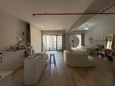 CADDE54'DE 1+0 GENIŞ KULLANIMLI OFIS