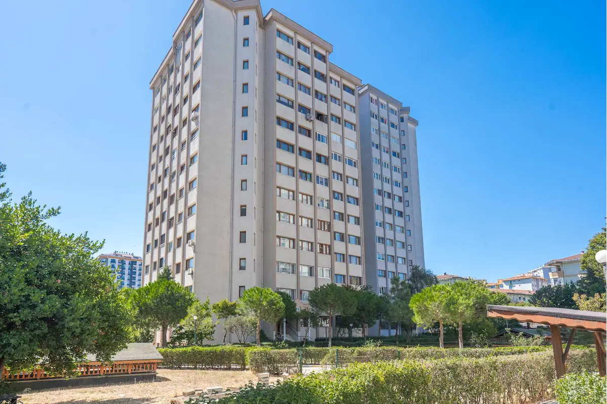 REMAX GELİŞİMDEN EMEKEVLER SİTESİNDE 3+1 SATILIK DAİRE