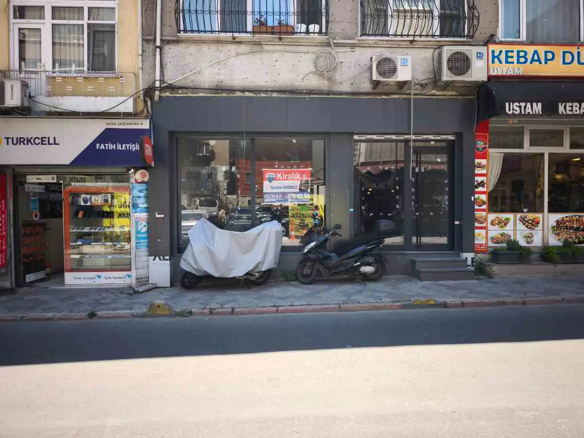 CERRAHPAŞA CADDESİ ÜZERİNDE DÜZ GİRİŞ MASRAFSIZ 160M2 SATILIK DÜKKAN
