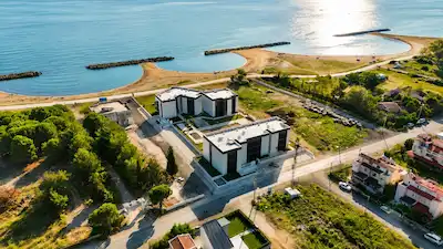 DEREKÖY SİTE İÇİ SAHİL SIFIR DENİZ  VE HAVUZ MANZARA SATILIK 3+1 DAİRE