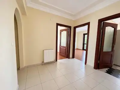YASEMIN KARAKAYA I.Ö.O KARŞISI OTOPARKLI FERAH VE TEMİZ 3+1