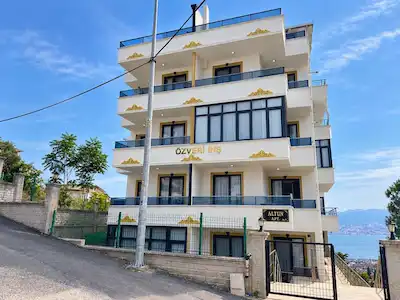 REMAX DREAM BAĞÇEŞME DENİZ MANZARALI 2+1 KİRALIK