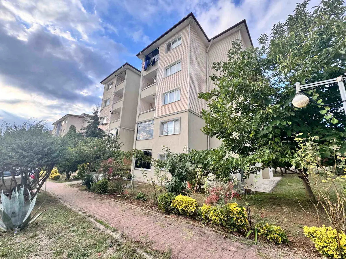 KORUCUK MAHALLESİ – 2922 İDEALKENT SİTESİ’NDE SATILIK 2+1 DAİRE
