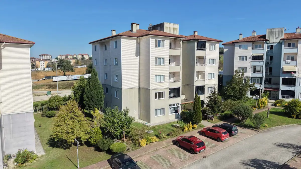 KORUCUK MAHALLESİ – 2922 İDEALKENT SİTESİ’NDE SATILIK 2+1 DAİRE