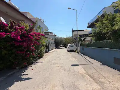 URLA KALABAK’TA DENİZE YAKIN, 40/80 İMARLI SATILIK ARSA