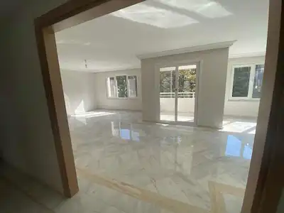 KADIKÖY’DE 3+1 | 130 M² BRÜT | 2 BANYOLU | BALKONLU | MERKEZİ ISITMALI KİRALIK DAİRE