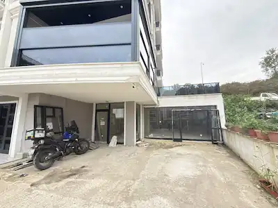 REMAX YUNUS EMRE'DEN BÖLGENİN İHTİYACINA UYGUN NET 150 M² DÜKKAN