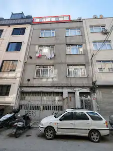 BAYRAMPAŞA METROYA YAKIN, DOĞU-GÜNEY CEPHELİ 2+1 ÇATI KATI