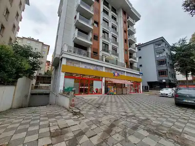 PENDİK AYDINLI YOLU CADDESİNDE SATILIK GENİŞ CEPHELİ DÜKKAN
