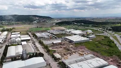 KERESTECİLER SANAYİ SİTESİNDE 3200 M² 3 YOLA CEPHELİ TİCARİ ARSA