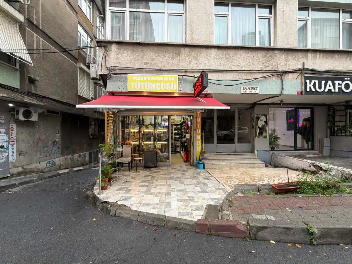 REMAX PRO İBRAHİM ECE DEN ŞİŞLİ MECİDİYEKÖY MERKEZ DE HAZIR KİRACILI DEPOLU SATILIK DÜKKAN 