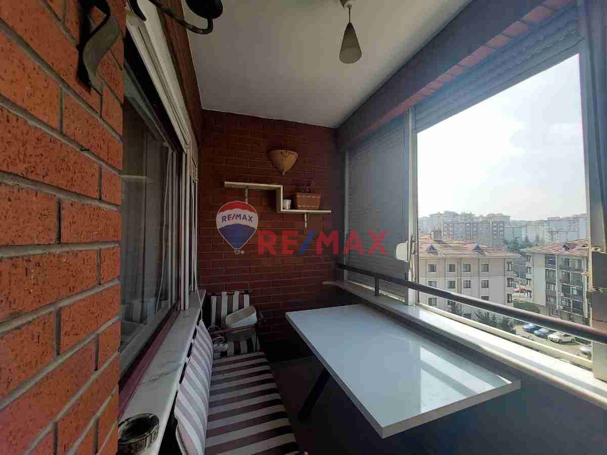 ATAŞEHİR SİNPAŞ KORU KONUTLARI'NDA TADİLATLI 2+1 SATILIK DAİRE