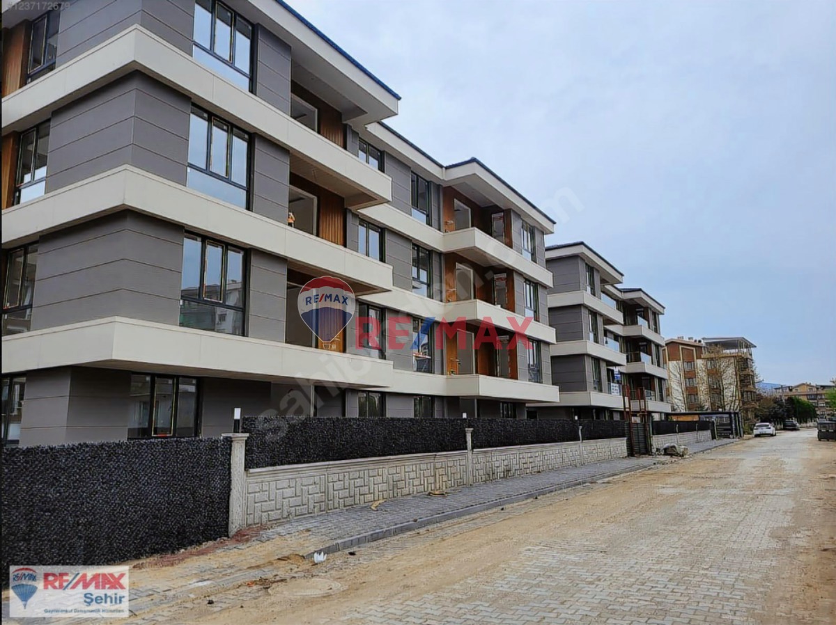 YALOVA GOP. MAH. SATILIK AMERİKAN MUTFAK 2+1 DAİRE