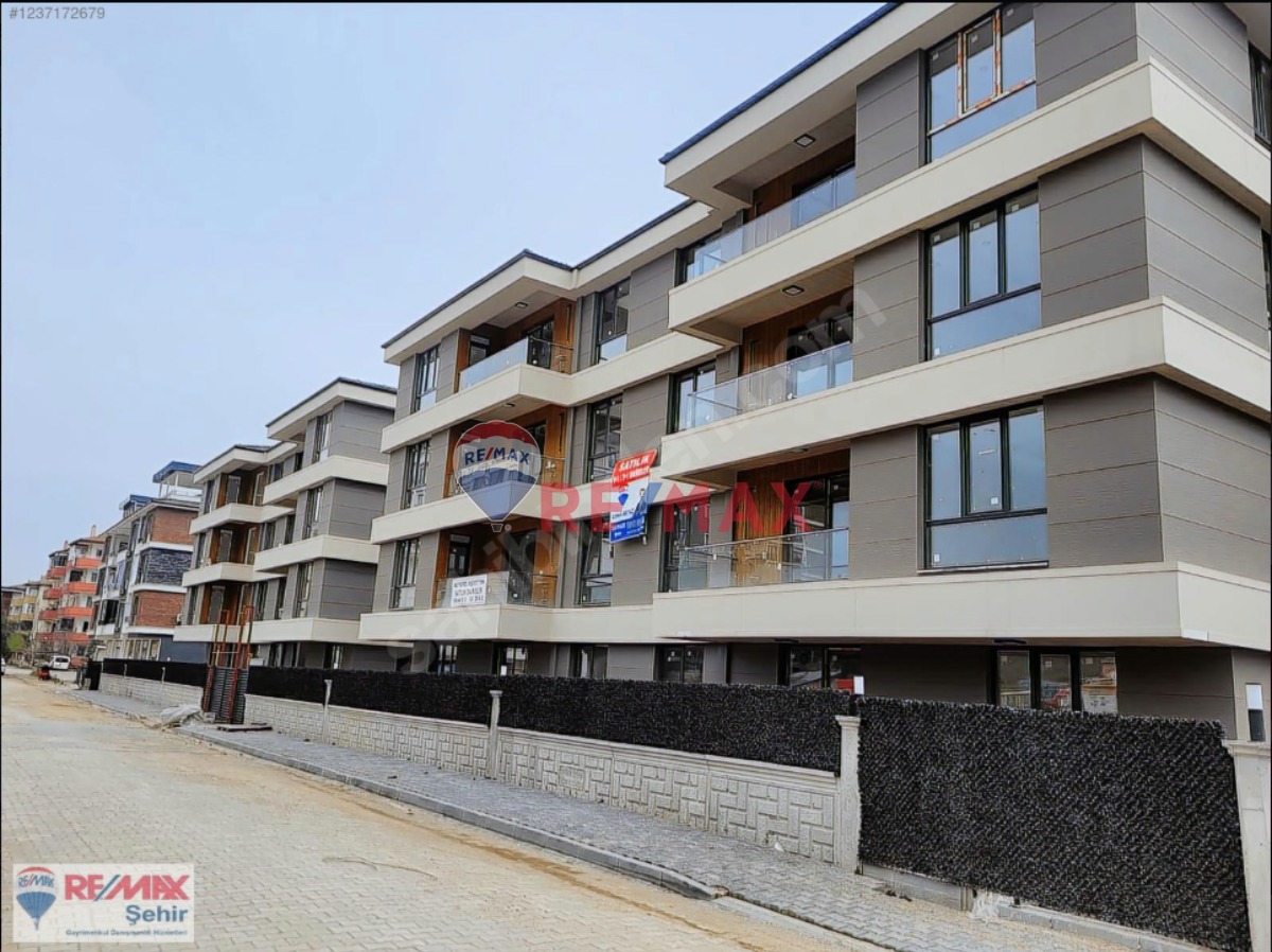 YALOVA GOP. MAH. SATILIK AMERİKAN MUTFAK 2+1 DAİRE