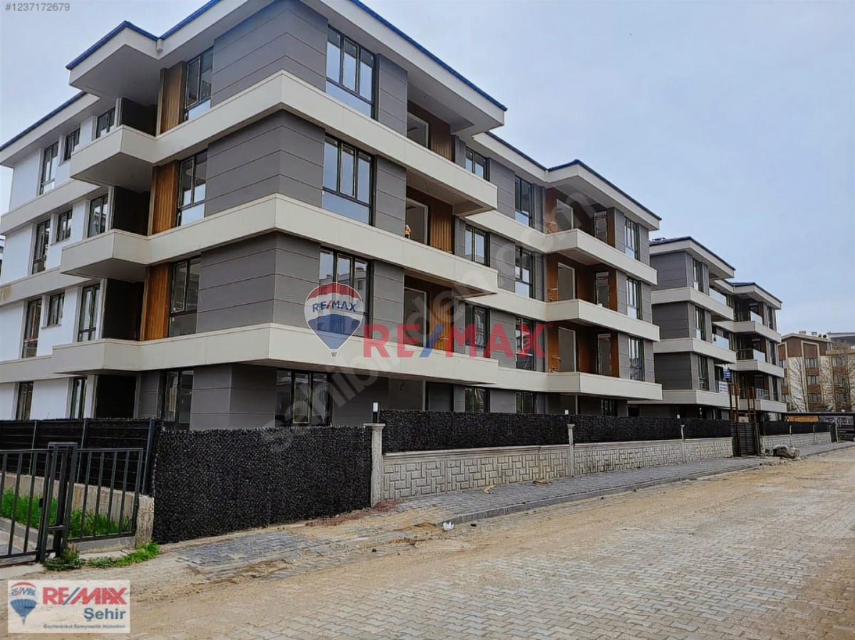 YALOVA GOP. MAH. SATILIK AMERİKAN MUTFAK 2+1 DAİRE