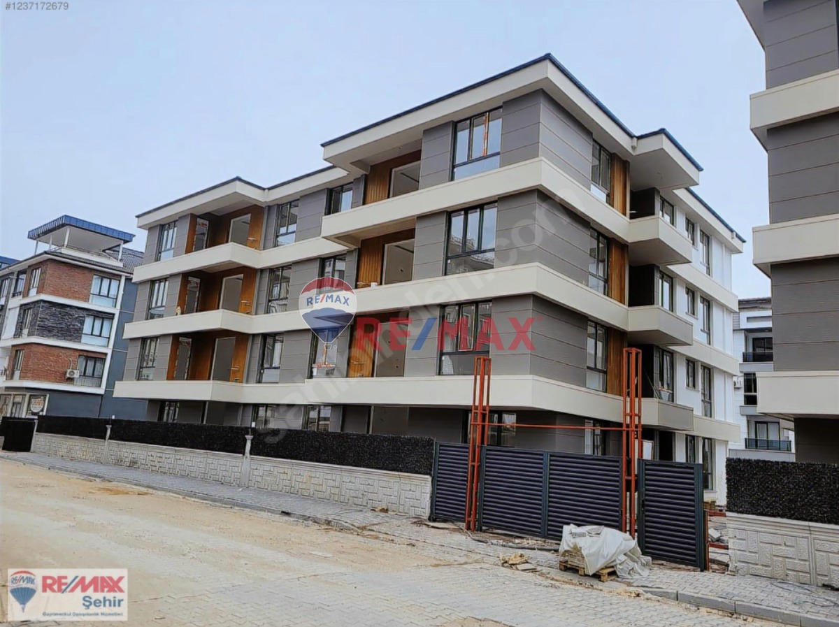 YALOVA GOP. MAH. SATILIK AMERİKAN MUTFAK 2+1 DAİRE