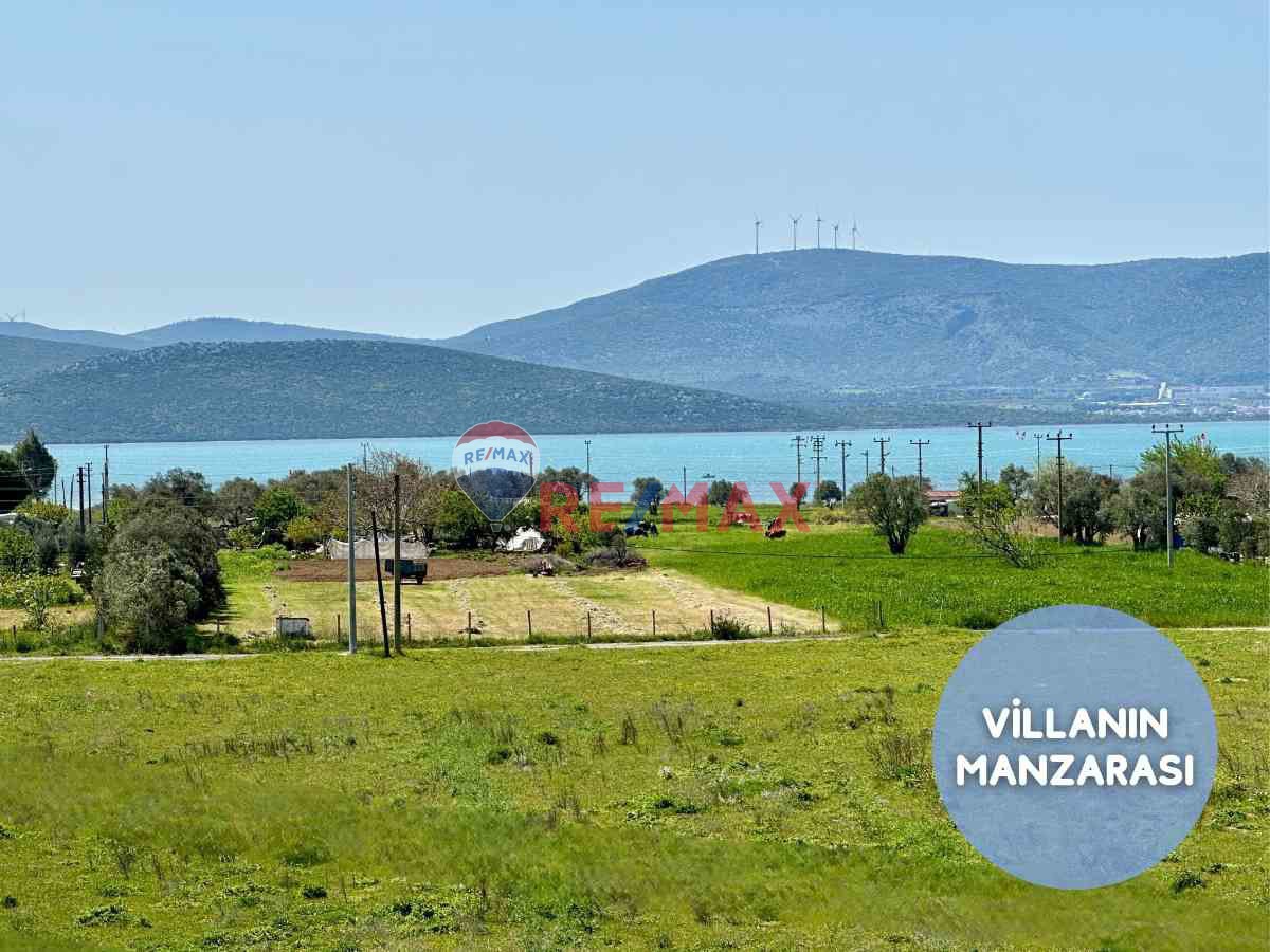 URLA TORASAN'DA DENİZ MANZARALI SIFIR TAM MÜSTAKİL VİLLA