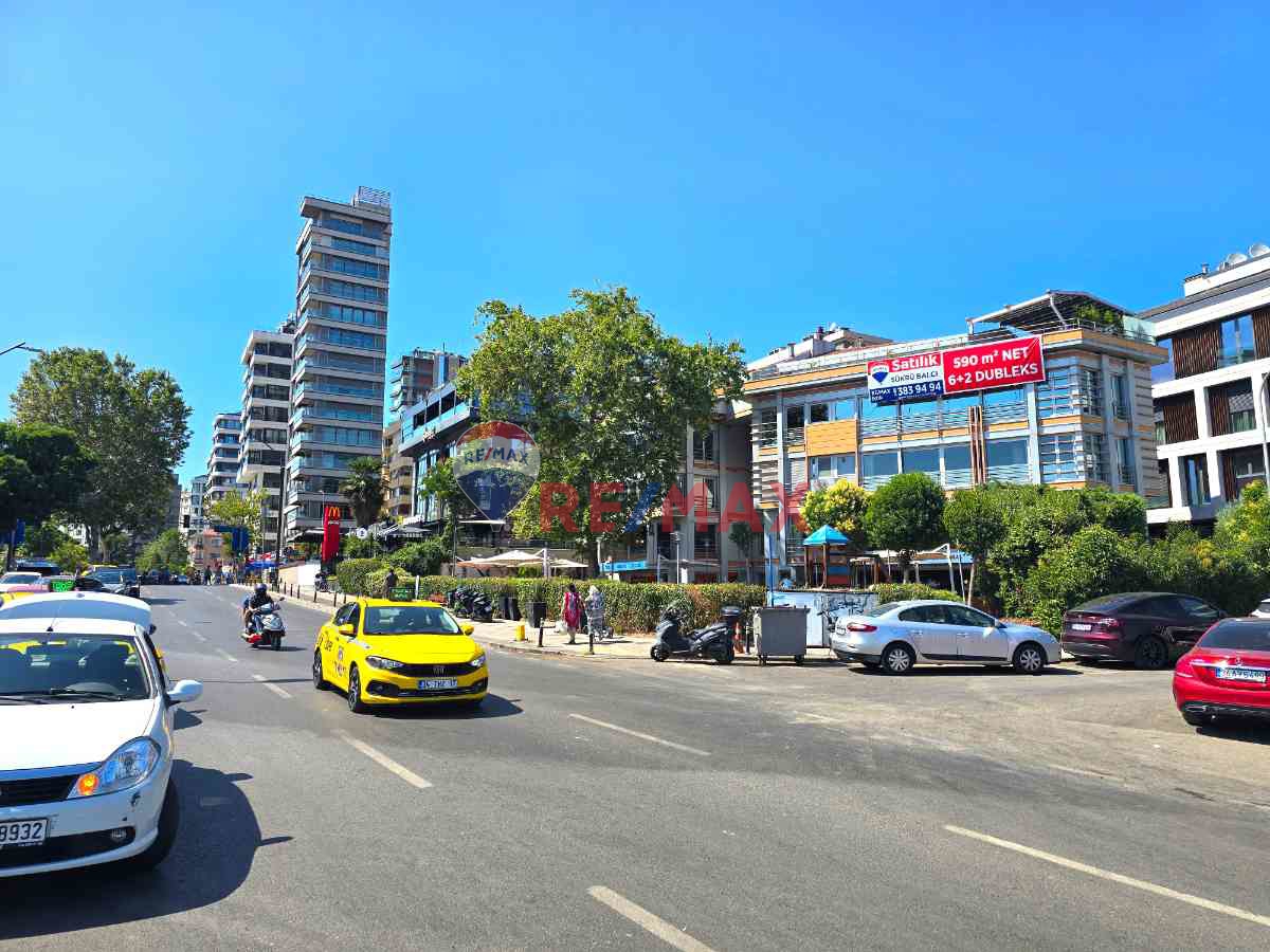 CADDEBOSTAN CEMİL TOPUZLU ÖN PARSEL NET 590 M2 SATILIK DUBLEKS