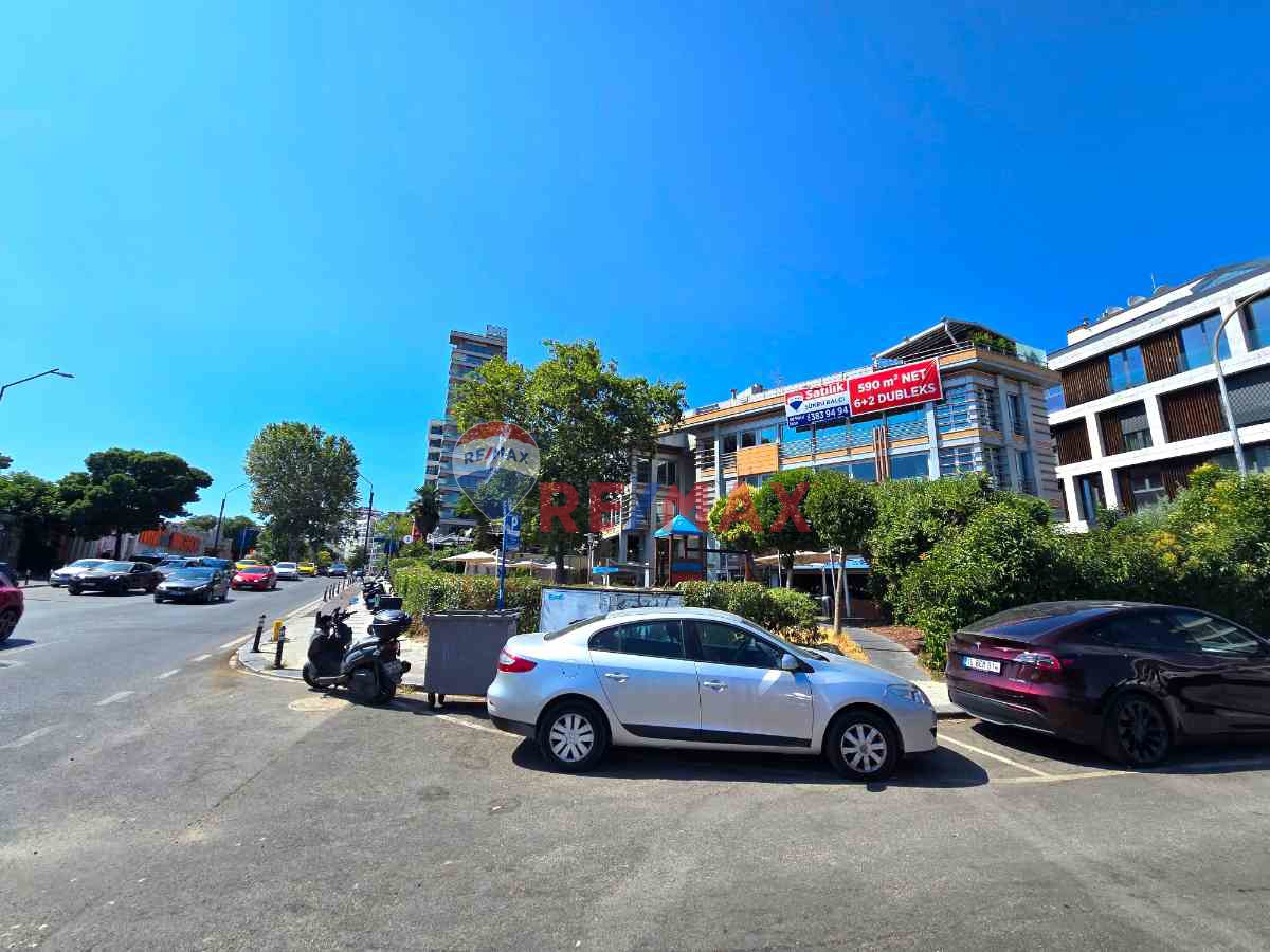 CADDEBOSTAN CEMİL TOPUZLU ÖN PARSEL NET 590 M2 SATILIK DUBLEKS