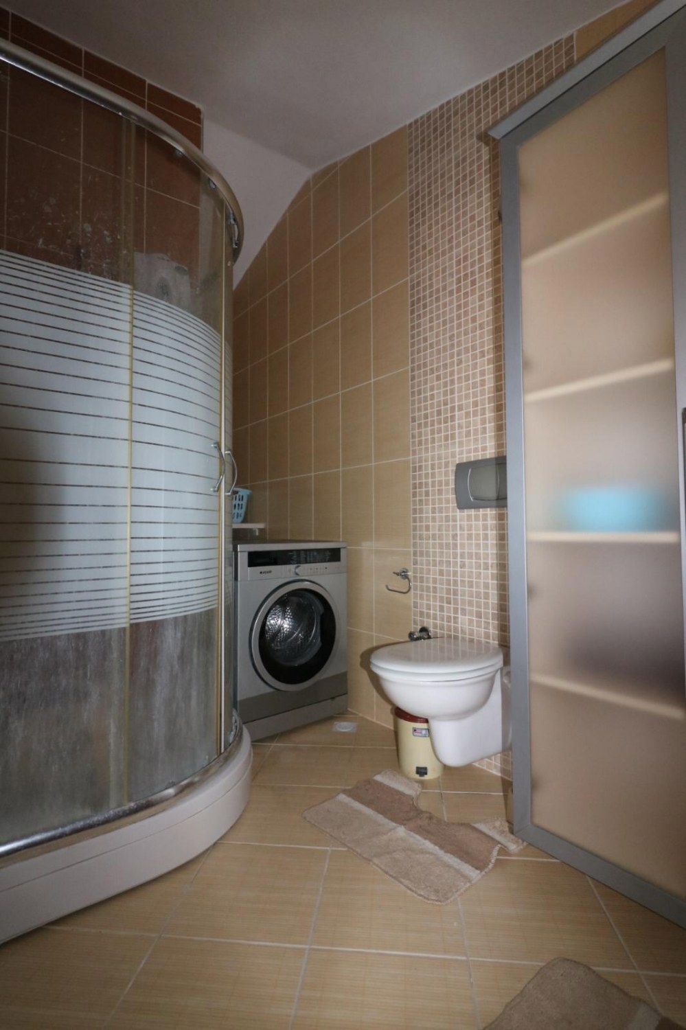 DENİZLİ ÖĞRETMENLER SİTESİ'NDE KİRALIK DENİZ MANZARALI EŞYALI 1+1 DAİRE