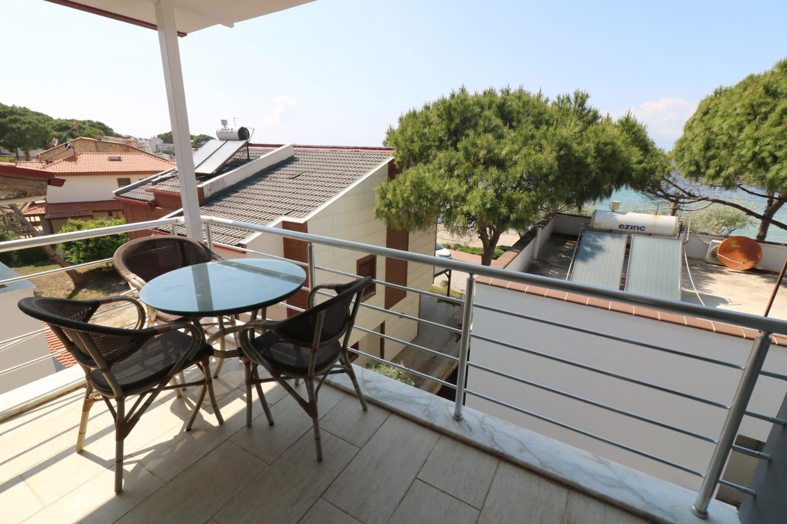 DENİZLİ ÖĞRETMENLER SİTESİ'NDE KİRALIK DENİZ MANZARALI EŞYALI 1+1 DAİRE